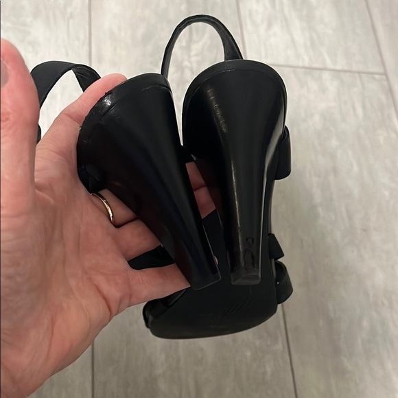 FRANCO SARTO Black Leather Strappy Heel Sandals, Size 8.5 - Picture 4 of 8